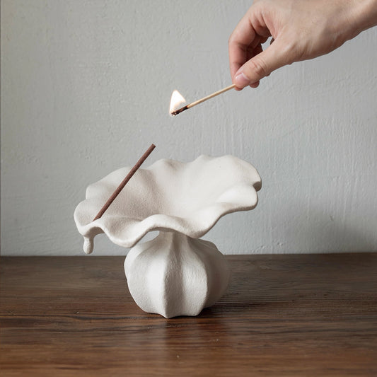 The Silent Form-Incense Holder-Driting Leaves